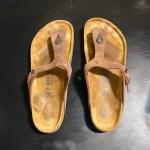 Brown Birkenstock size 42 regular Gizeh style hardly worn great condition